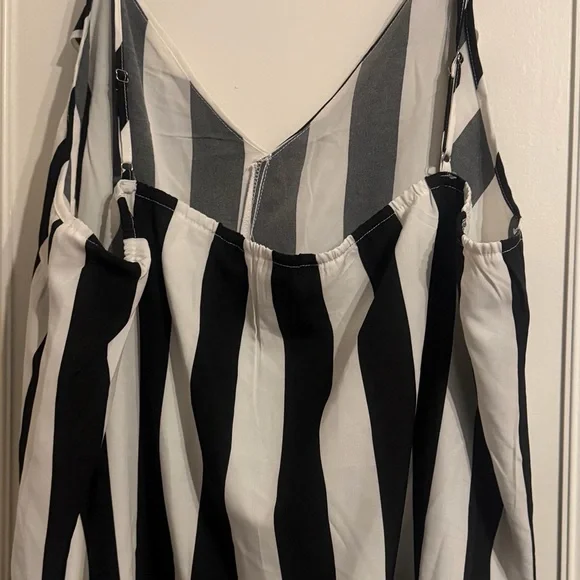 SHEIN Black and White Striped Camisole - Picture 4 of 4